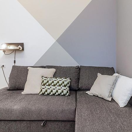 Stunning View Lakeside Apartment - Larihome A11 Gravedona Bagian luar foto