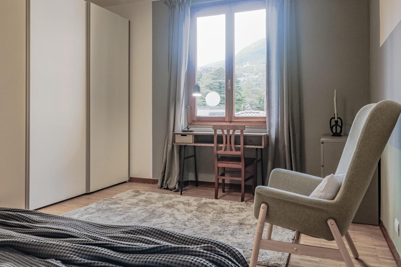 Stunning View Lakeside Apartment - Larihome A11 Gravedona Bagian luar foto